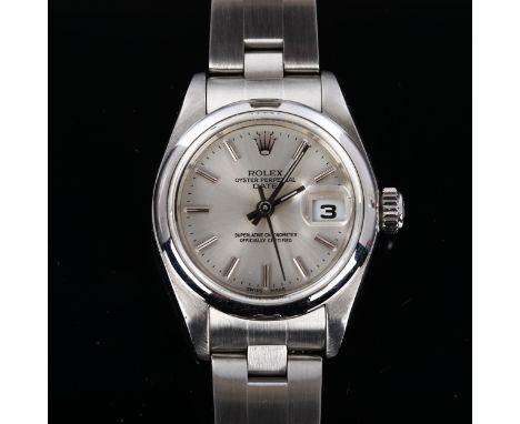 ROLEX - a lady's stainless steel Oyster Perpetual Date automatic bracelet watch, ref. 79160, circa 2002, silvered dial with b
