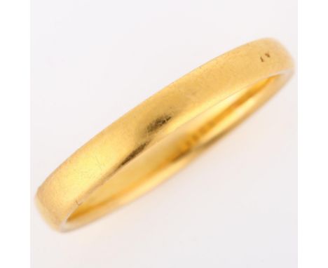 An early 20th century 22ct gold wedding band ring, maker's marks SBS & Co, hallmarks London 1930, band width, 2.6mm, size L, 