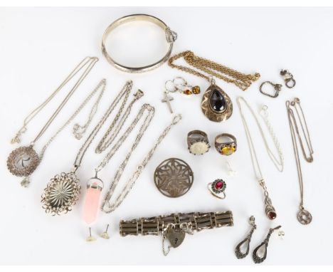 Various silver jewellery, including gatelink bracelet, rose quartz crystal pendant etcLot sold as seen unless specific item(s