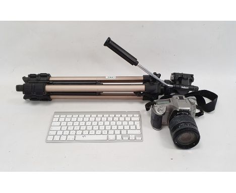 Pentax K200 camera with Pentax 18:250 lens, with tripod and Bluetooth keyboard (3)