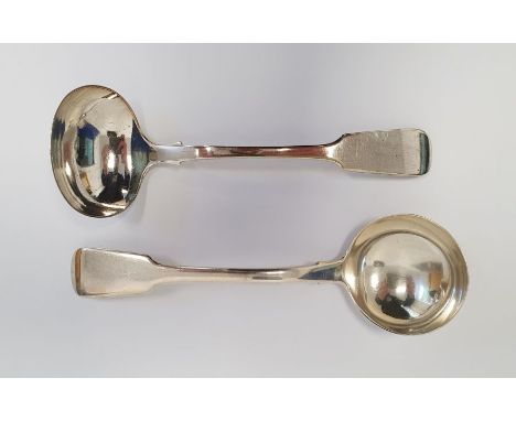 George IV silver fiddle pattern sauce ladle by Jonathan Hayne, London 1823, approx. 2oz and a silver plated sauce ladle (2) 