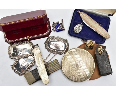 AN ASSORTMENT OF SILVER ITEMS, to include three decanter labels, hallmarked 'Bishton's Ltd' Birmingham 1976, 1977 and 1978, a