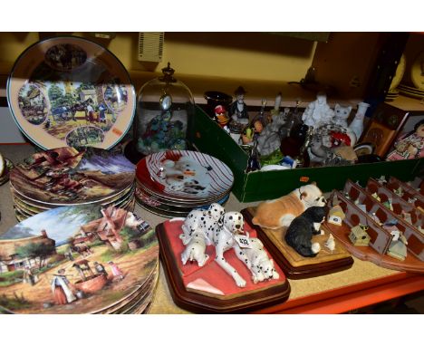 ONE BOX OF ORNAMENTS, A COLLECTION OF CERAMIC THIMBLES AND TWENTY SIX COLLECTABLE PLATES, to include sixteen Wedgwood  'Count