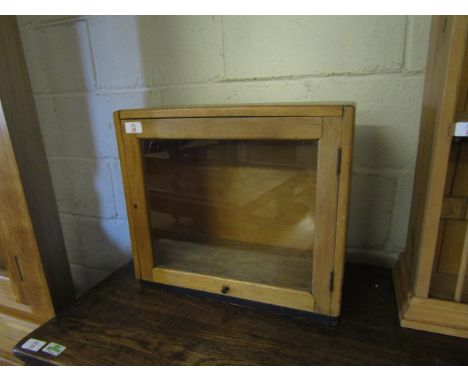 BEECHWOOD FRAMED SINGLE GLAZED DOOR CUPBOARD 