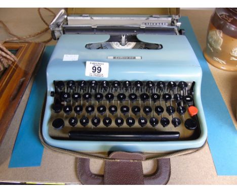 1950'S OLIVETTI l   'LETTERA 22' TYPEWRITER. IN  ORIGINAL CASE, GOOD WORKING ORDER WITH A NEW TAPE REEL.