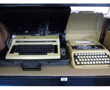  X 2 VINTAGE TYPEWRITERS IN CASES