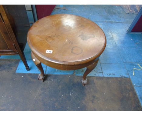 VINTAGE ROUND COFFEE TABLE ON CASTORS