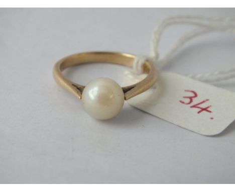 Solitaire pearl ring set in 9ct - size M - 2.6gms