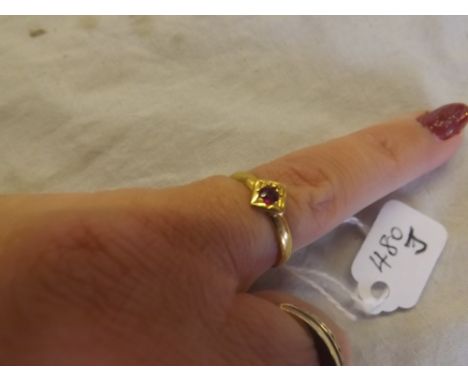 Ruby set square set ring in 22ct size L 2.3g