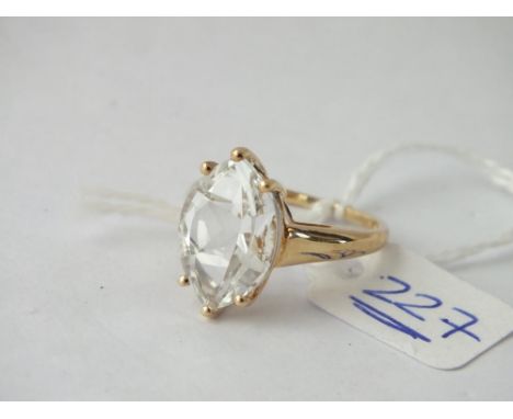 Large stone set oval ring in 9ct - size R - 4.1gms