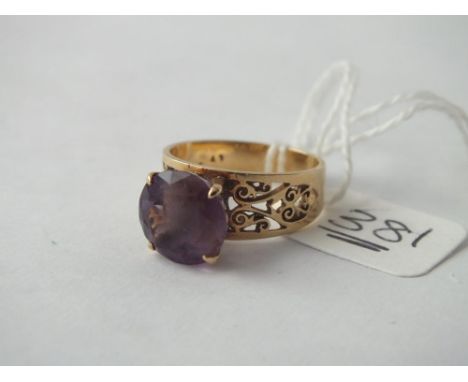 Large amethyst pierced mounted ring - size M - 4.5gms 