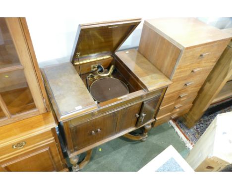 Vintage cased gramophone, HMV label interior, model 261 