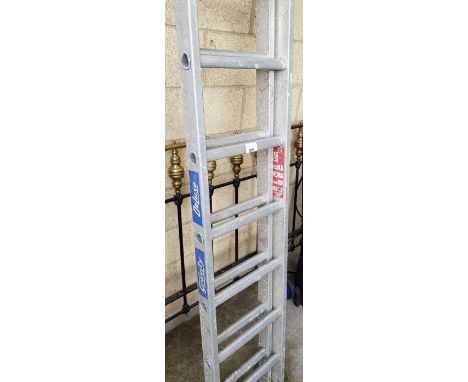 Gravity deluxe aluminium extending ladder