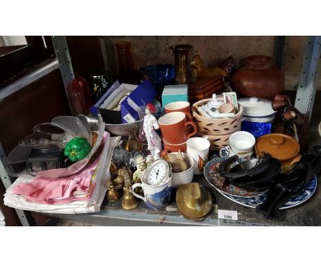 Collectables to include pipe rack &amp; pipes, brassware, art glass &amp; other items