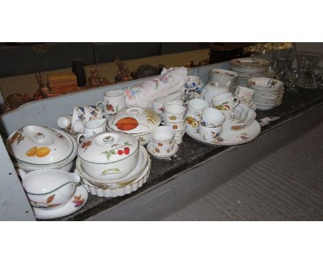 Good quantity of Royal Worcester "Evesham" pattern &amp; small quantity of glassware