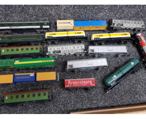 16 model train carriages, Austrian, Italian Lima etc