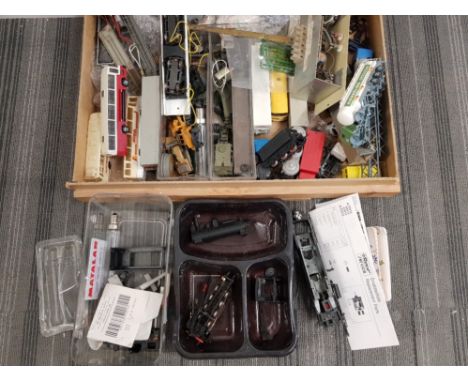 Tray of model train parts, circuit boards, carriages also includes small vehicles cars, coaches etc