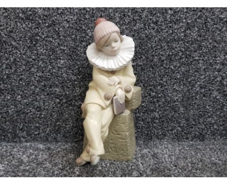 Lladro figure 5203 little jester, in good condition