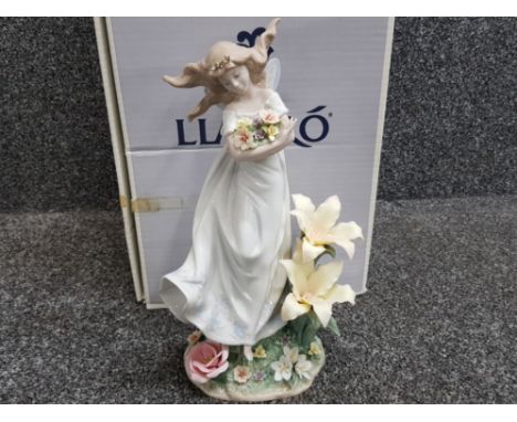 Lladro figure 6686 mystical Garden with original box