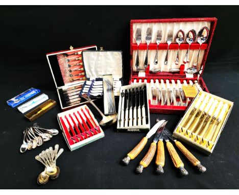 QUANTITY OF PLATED FLAT WAREincluding EPNS fish knife and fork set, canteen of Sheffield steel cutlery, horn handled knives, 