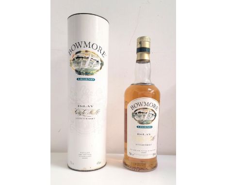 BOWMORE LEGEND ISLAY SINGLE MALT SCOTCH WHISKY 2004 distillery bottling, 70cl and 40%, in capsule, level high shoulder, one b