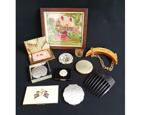 INTERESTING SELECTION OF VINTAGE COLLECTABLEScomprising five compacts including three by Stratton and another shagreen exampl