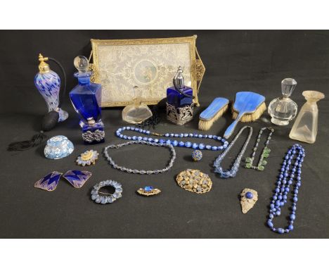 SELECTION OF SCENT BOTTLES, DRESSING TABLE ITEMS AND JEWELLERYincluding two atomiser style perfume bottles, a dressing table 