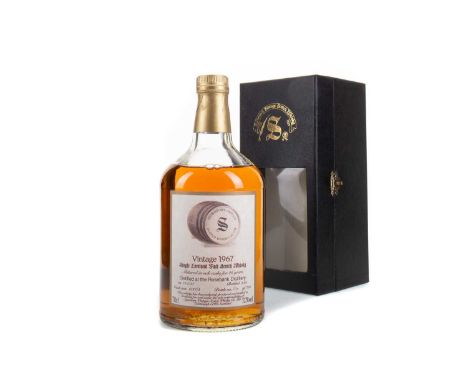 ROSEBANK 1967 26 YEAR OLD SIGNATORY LOWLAND SINGLE MALT Pride of the Lowlands, Rosebank is making a comeback after more than 