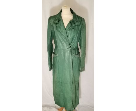 Vintage Marni long green leather coat in good used condition - 114cm chest. 