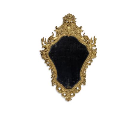 MIROIR VENITIEN EN BOIS SCULPTE ET DORE MILIEU DU XVIIIe SIECLEA NORTH ITALIAN CARVED AND GILTWOOD MIRROR, VENICE MID-18TH CE