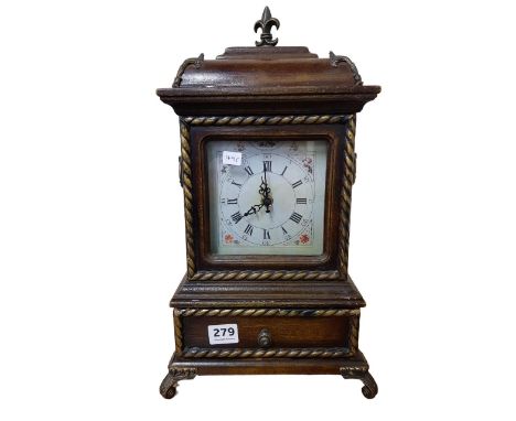 VINTAGE STYLE MANTLE CLOCK 