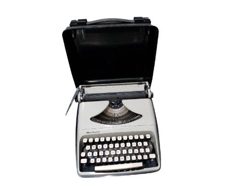 VINTAGE TYPEWRITER 
