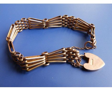 A 9ct gate link bracelet with padlock clasp