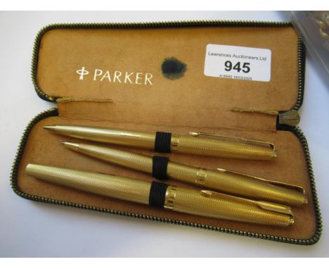 18ct Yellow gold Parker three piece set, fountain pen, ballpoint pen and propelling pencil in small leather Parker zip up cas