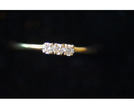 18ct Gold 3 Diamond Ring - Size R