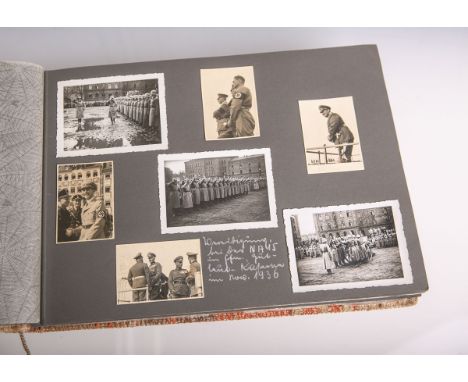 Fotoalbum m. 144 Aufnahmen (2. WK), Drittes Reich, u.a. A. Hitler m. R. Heß, Göring in Uniform m. Luftwaffenschwert, J. Goebe