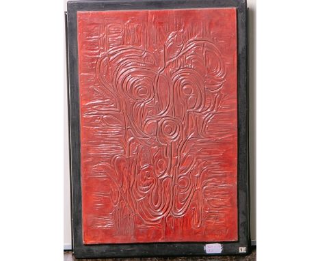 Oskar, R. (20. Jh.), ohne Titel, Wandreliefplatte m. abstrakter Darstellung in Rot, sign. u. dat. (19)75, ca. 50 x 34 cm.
