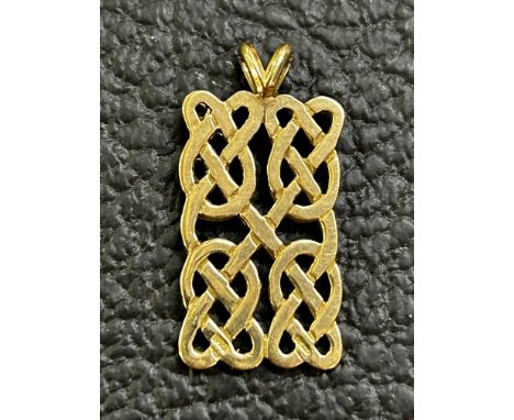 9ct Gold celtic pendant Weight 3.1g 
