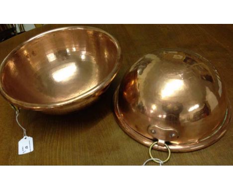 2 vintage heavy copper mixing/beating bowls with hammered finish, possibly French. Approx 10"/26cm diameter, round bottom & b
