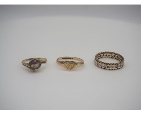 3x 9ct yellow gold dress rings, 5.3g approx total weight, heart ring is a size L, full eternity ring is a size M, quartz ston