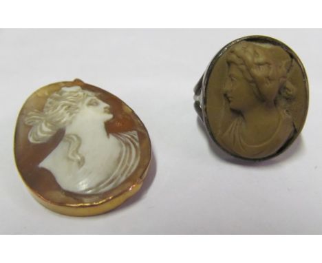 A 9ct framed cameo and an intaglio ring