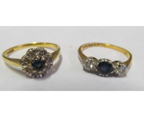Two 18ct gold ring 5.4g