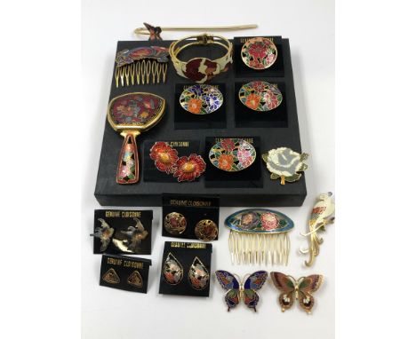 A COLLECTION OF NEW OLD STOCK VARIOUS CLOISONNE JEWELLERY TO INCLUDE BROOCHES, EARRINGS, HAIR COMBS, HAND HELP MIRROR, BANGLE