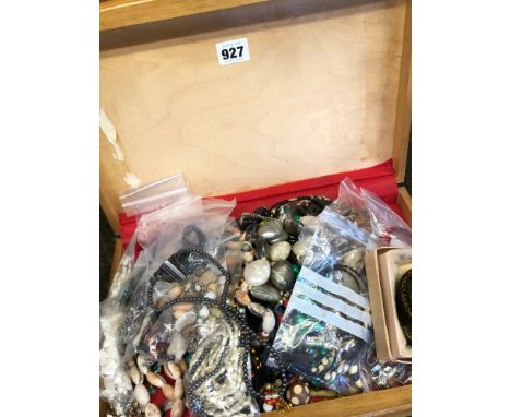 A LARGE COLLECTION OF COSTUME BEADS AND NECKLACES, TO INCLUDE VINTAGE AND MODERN EXAMPLES AND A LIDDED EASTERN BOX WITH TRADI