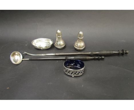 A Victorian toddy ladle, a coin set toddy ladle, bowl detached, silver salt, pepperette and salt all a/f