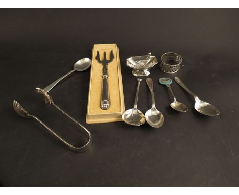 Five silver spoons, a salt spoon, silver napkin ring, pedestal salt plated claw and scallop tongs and boxed plated serving fo