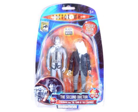 Doctor Who - Character Options - SDCC Exclusive 2009 - a 2nd Doctor themed action figure ' Second Doctor With Cyberman From T