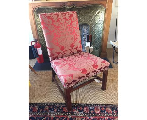 A GEORGIAN STYLE BUTTON UPHOLSTERED DINING CHAIR, on square, chamford legs. 