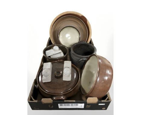 A group of stone ware cooking pots, planter, etc 