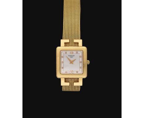 quartz battery driven movement, silvered dial with diamond hour set markers, snap-on back stamped 750, mesh bracelet with cla